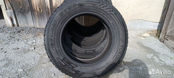 Yokohama IceGuard Stud IG65 215/65 R16