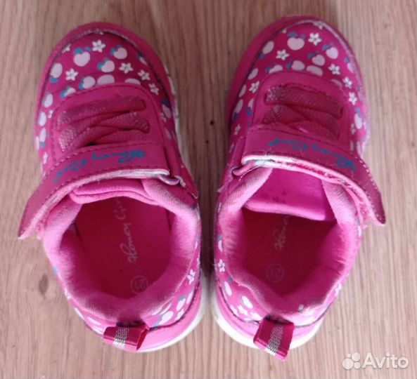 Кроссовки для девочки