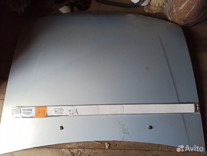 Замок молдинга ветрового стекла Nissan Patrol