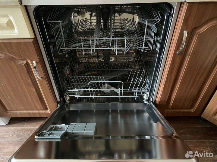 Посудомоечная машина electrolux