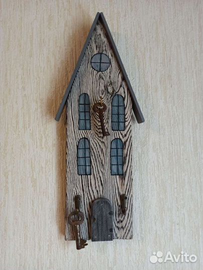 Ключница из дерева