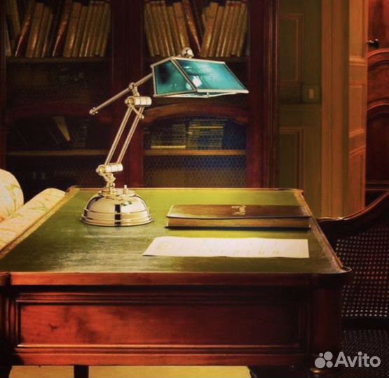 Настольная лампа