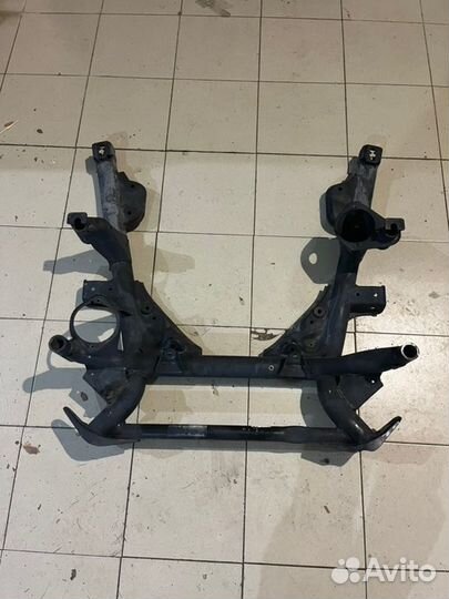 Подрамник передний Bmw Е53 кросовер 3.0 2005