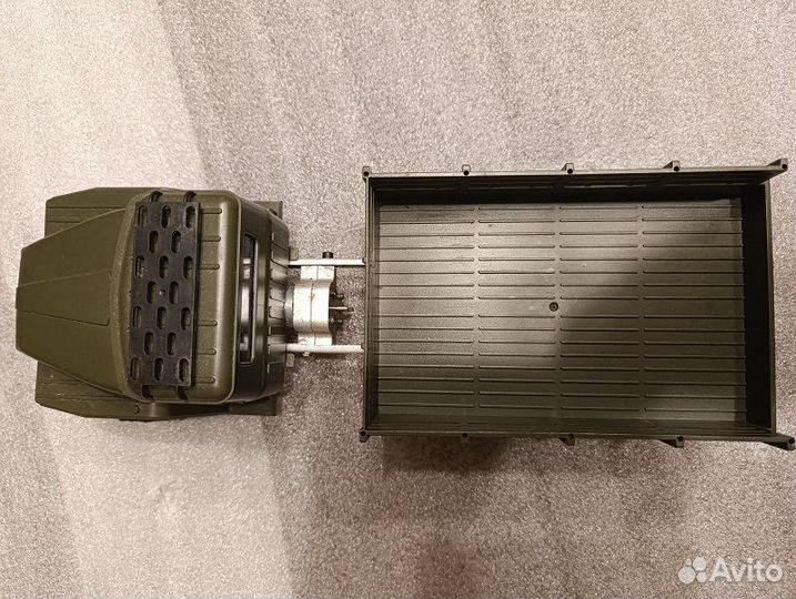 Машинка Урал 6х6 грузовик на радиоуправлении