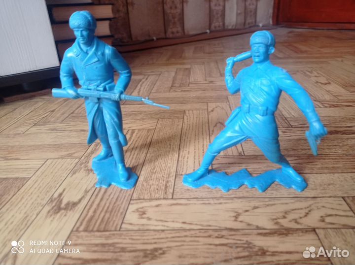 Большие пластмассовые фигурки СССР