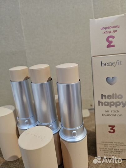 Тональное средство в стике 3. Benefit