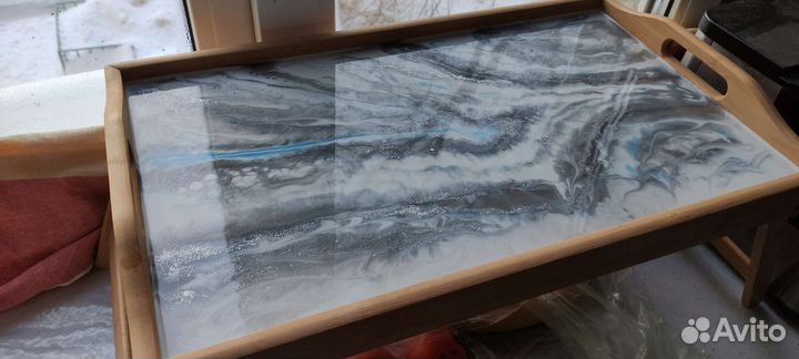 Поднос на ножках