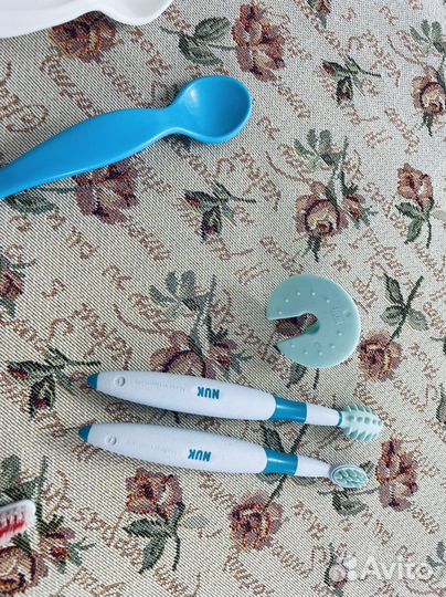 Молокоотсос avent и детская посуда