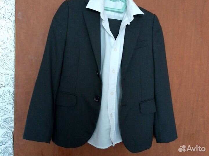 Школьный костюм для мальчика 128 серый