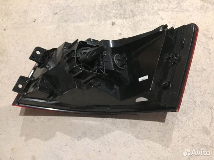Фонарь со сколом правый Skoda Superb 2018