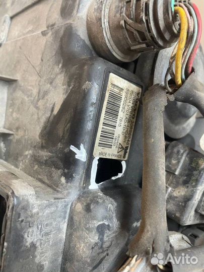 Фара передняя правая Volvo Xc70 BZ52 B6304T2 2012