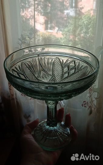 Ваза, конфетница старинная, цветное стекло