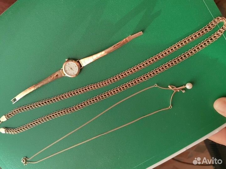 Золотые часы женские 585