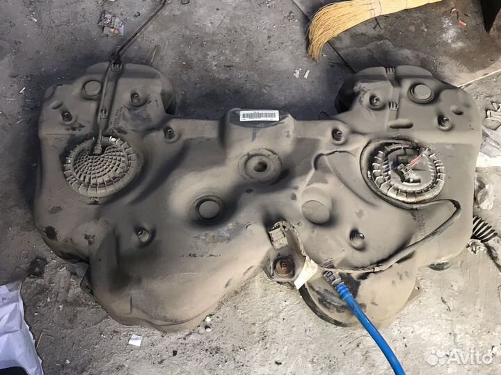 Бензобак Мерседес мл 164