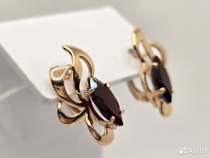 Золотые серьги с камнем 585 (7 ветров)