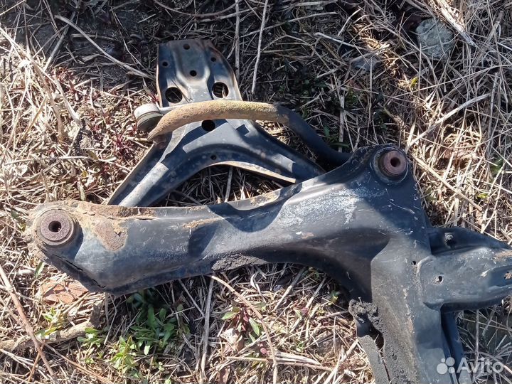 Подрамник Ауди 80 бочка