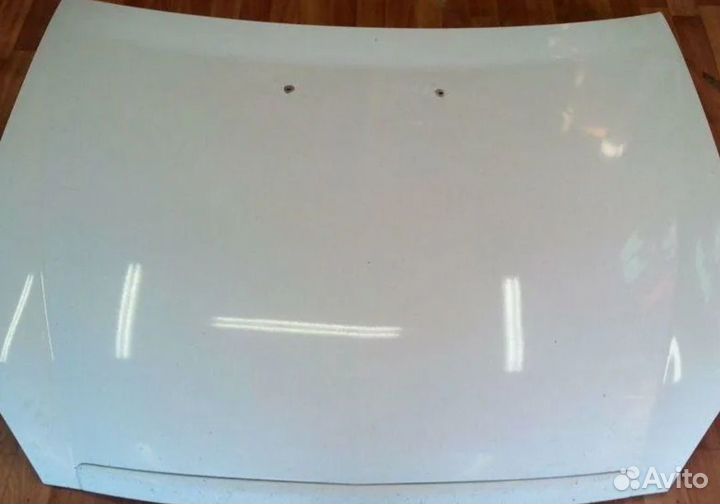 Капот Приора. Белое облако