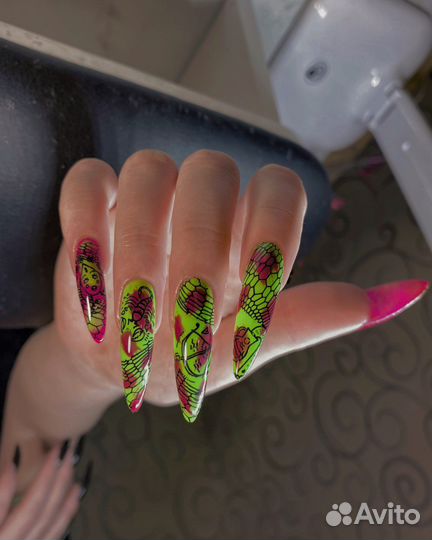 Маникюр, гель-лак, наращивание ногтей, педикюр