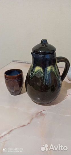 Заварочный чайник и кружечки