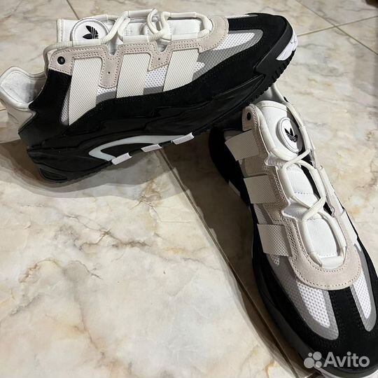 Кроссовки adidas