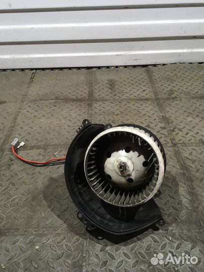 Моторчик отопителя (Opel Astra)