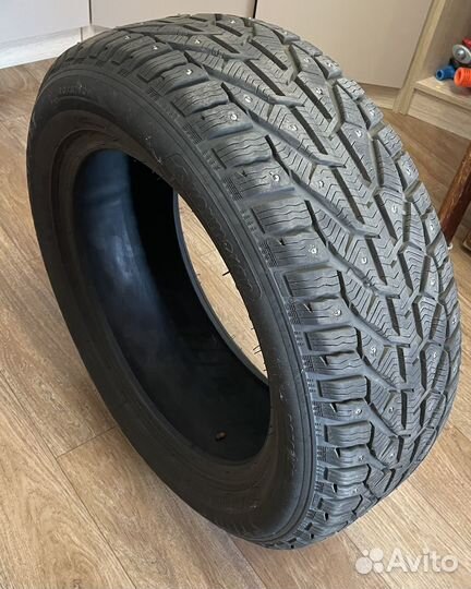 Kormoran Stud 2 215/55 R16 97T