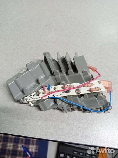 Мерседес w211 плата заднего фонаря правая