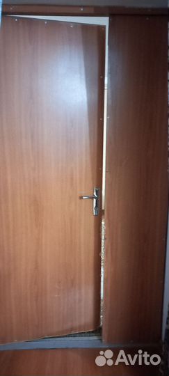 Двери наружрие миталические б/у