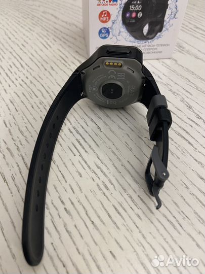 Умные часы elari