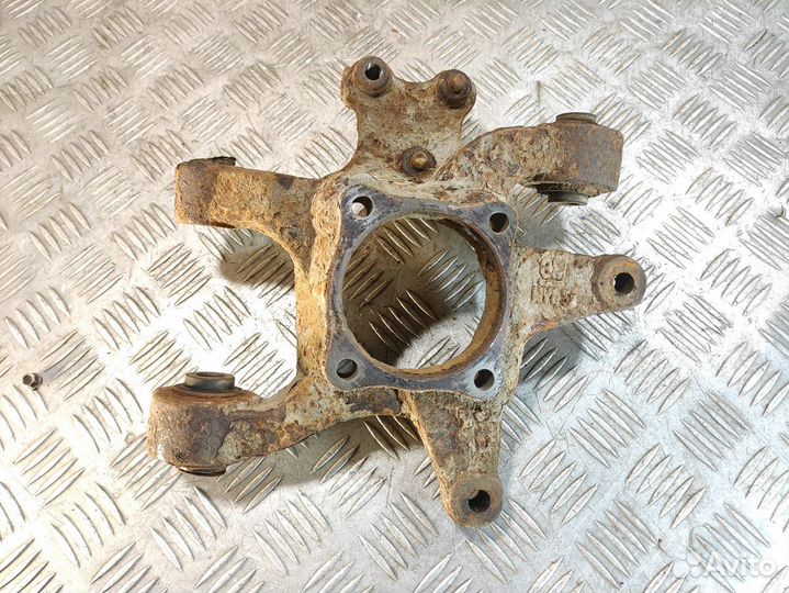 Кулак задний левый Chevrolet Captiva 2006-2010