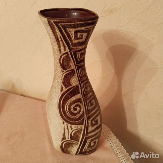 Керамическая ваза