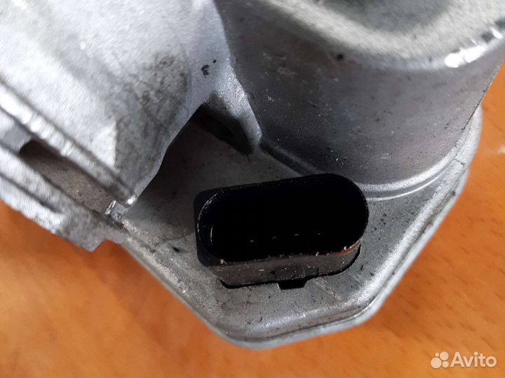 Дроссельная заслонка VW Touran 2.0 TDI
