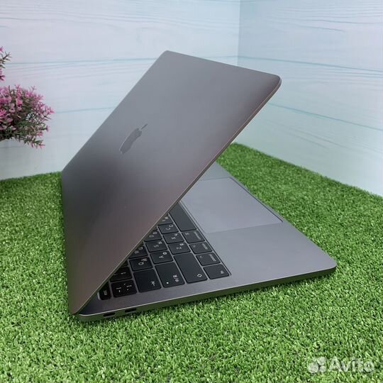 Apple MacBook Pro 13 2017 i5 АКБ: 1 цикл