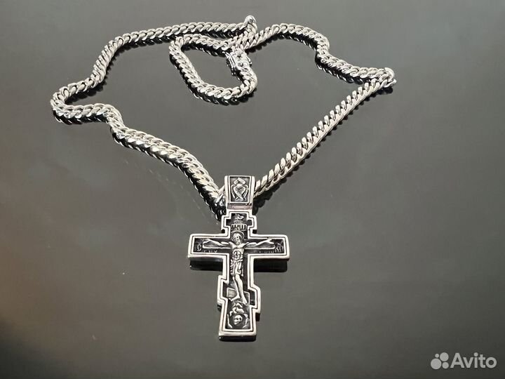 Крест и цепь