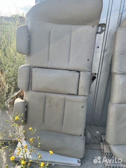 Диван кожаный бежевый Subaru Legacy/Outback BL