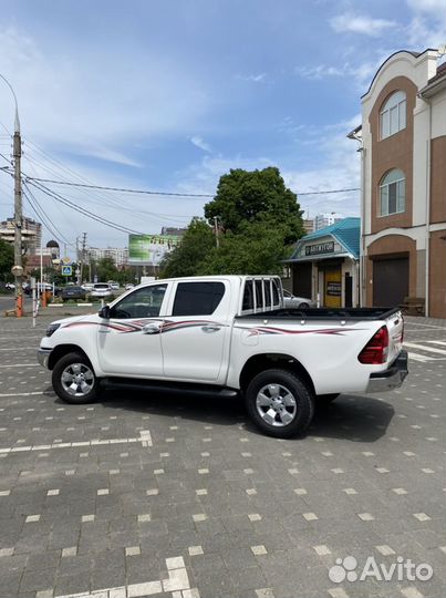 Toyota Hilux 2.4 AT, 2022, 70 км