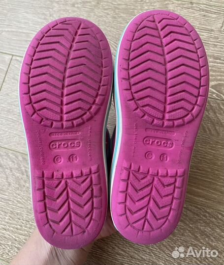 Сандали для девочки Crocs с11