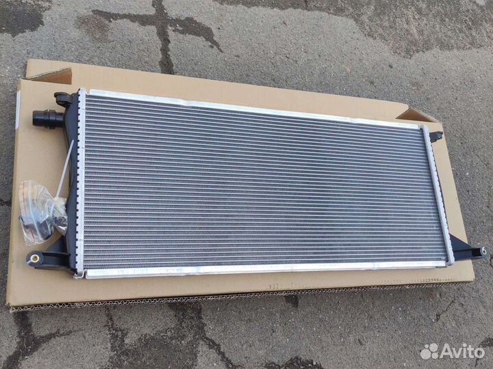 Радиатор охлаждения x166 6,3 AMG. GL GLE GLS 166