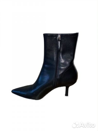 Сапоги на низком каблуке