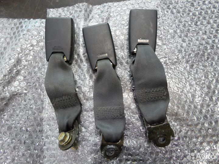 Застежка ремня безопасности заднего Toyota Caldina