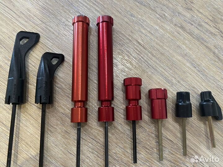 Крутилки отскока для вилок RockShox