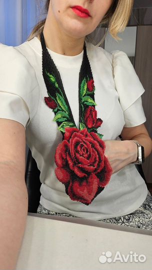 Украшение из бисера ручной работы