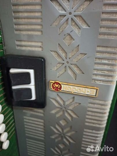 Гармонь Нарач-3 с футляром