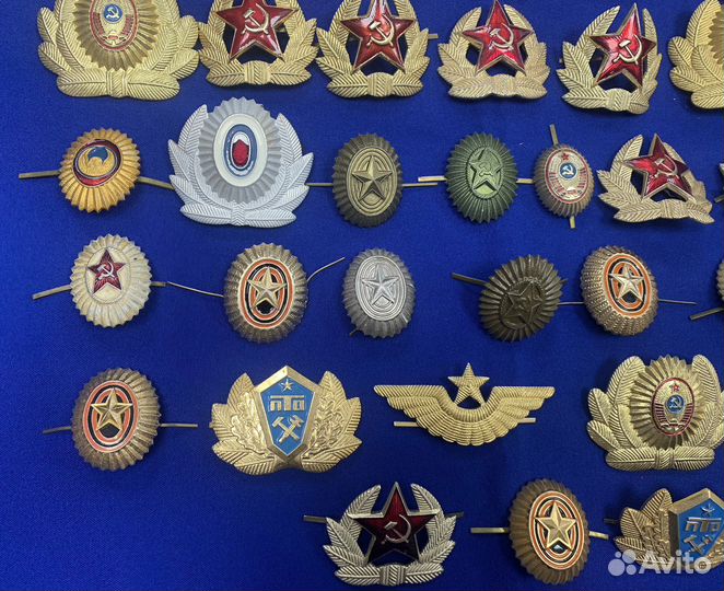 Лот из 50 кокард