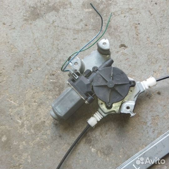 Стеклоподъёмник задний левый Nissan Almera N16