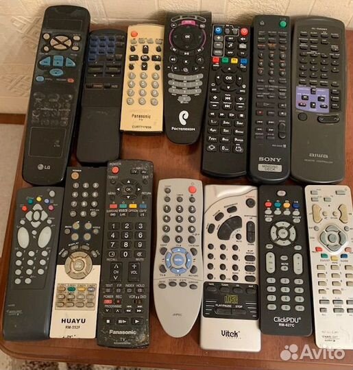 Пульты от телевизоров и музыкальных центров