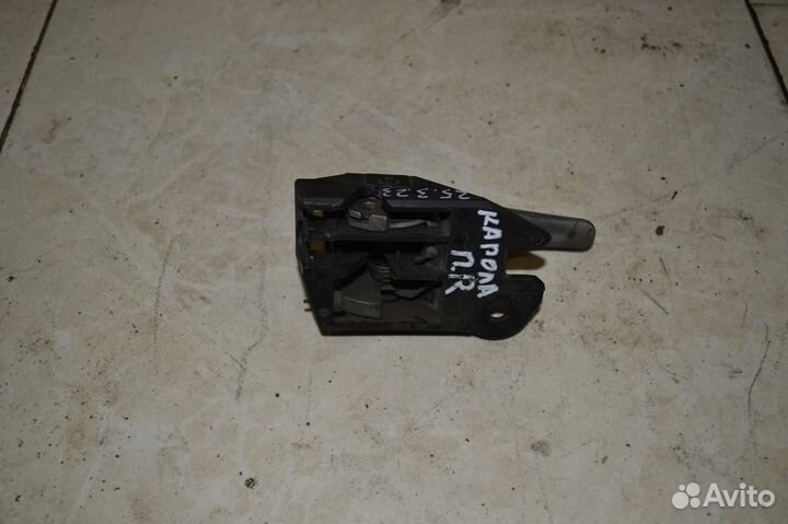 Ручка внутренняя передняя правая Toyota Corolla e1