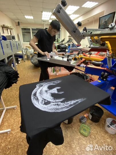 Печать на футболках шелкография