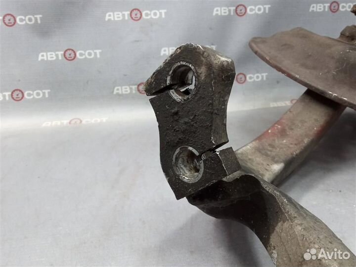 Поворотный кулак передний правый Audi A8 D3,4E