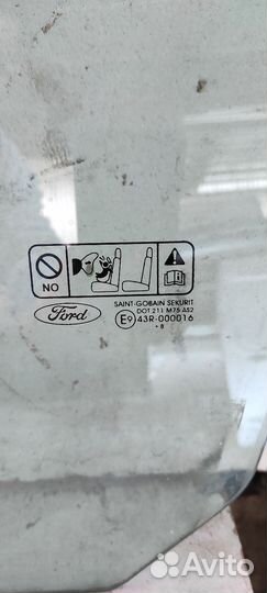 Стекло боковое переднее левое Ford Focus 2